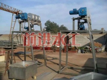 鋼絲繩牽引格柵機