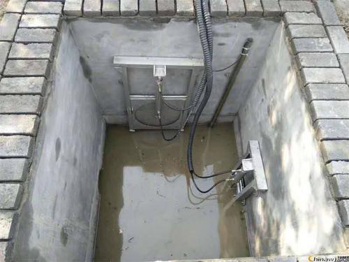 下開式液動堰門