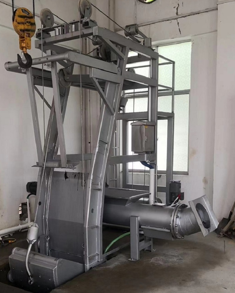 鋼絲繩牽引式清汙機出廠調試